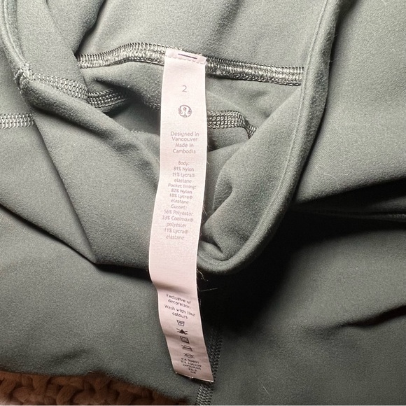 Lululemon flare leggings - Picture 2 of 4